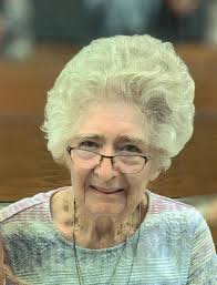 Nina Ledbetter's Instagram, Twitter & Facebook