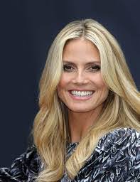 Julie Hardison's Instagram, Twitter & Facebook