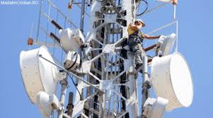 .romania acoperea aproximativ 4,7 milioane de locuinte la data de 31 decembrie 2016, in crestere de la 4,57 milioane locuinte acoperite la sfarsitul anului 2015 oradean zoltan teszari, mai subliniaza ca, anul trecut detinea in romania o retea nationala de fibra optica de aproximativ 22.000 de kilometri. Digi Mobil Va Oferi 4g In 900 Mhz Èi 2g Madalincristian Ro