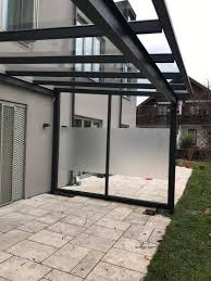 Terrassenuberdachung Mit Windschutz Uberdachung Terrasse Uberdachungen Terrassenuberdachung