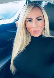 Mariah Lott's Instagram, Twitter & Facebook