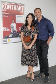 Mikołaj roznerski to polski aktor młodego pokolenia. Mikolaj Roznerski Z Nowa Kobieta Miesiac Po Rozstaniu Z Adrianna Kalska Kim Jest Ta Piekna Blondynka