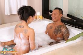 Oriental masseuse Asa Akira gets naked before relieving cock of stress in  bath - Wszystkie zdjęcia