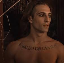 Jun 23, 2021 · damiano david il frontman dei maneskin torna a stupirci e farci innamorare con un nuovo tatuaggio sulla mano, pura ispirazione per le fan dei tattoo. Damiano David Archive Damianoarchive Twitter In 2021 David Meme David Music Artists