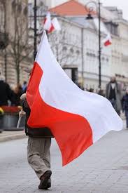 Perbedaan dari bendera polandia dan indonesia hanya terletak dari penempatan posisi warna bendera. Sejarah Warna Bendera Indonesia Benarkah Mirip Monako Dan Polandia