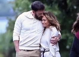 Ben affleck and jennifer lopez have now officially shared pda on instagram. Jennifer Lopez And Ben Affleck Are Madly In Love Says Website Who