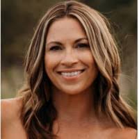 Kelly Deardorff's Instagram, Twitter & Facebook