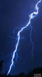 Pin By Kamila Leonczyk On Weather Climate Storm Meteo Super Typhoon Hurricane Aurora Tornado Supercell Wildfires Earthquake Pictures Of Lightning Lightning Photography Night Sky Wallpaper