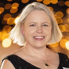 Evelyn Hogg's Instagram, Twitter & Facebook