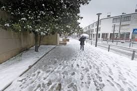 O instituto nacional de meteorologia lançou hoje um alerta de mau tempo para a região sul de moçambique e recomenda a paralisação de toda actividade as chuvas e acompanhadas de ventos fortes estão previstas até amanhã. O Mau Tempo Regressa Amanha E Traz Chuva E Neve Mundo Portugues