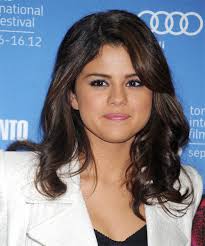 Selena gomez short hair with ombre. 40 Selena Gomez Hairstyles Hair Cuts And Colors