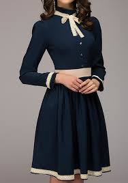 The primary philosophical interest in the works of la vallière resides in her treatment of virtue in reflections on the mercy of god. Mi Longue Robe Patineuse Dentelle Col Lavalliere Manches Longues Elegant Bleu Marine Robe Mi Longue Robes