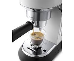 Delonghi espresso & cappuccino makineleri uygun fiyat ve indirim fırsatlarıyla burada. De Longhi Dedica Style Ec 685 W Weiss Ab 149 00 August 2021 Preise Preisvergleich Bei Idealo De