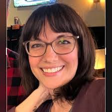 Amanda Deck's Instagram, Twitter & Facebook