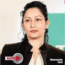 Maanayata Breaks Down After Watching Sanjay Dutt S Film Watch Her Using Alive Alive