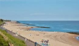 Rail Trail Clacton on Sea to Holland beach walk