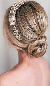 2021 updo hairstyles for black hair make the image brighter and help to draw attention to the complexion: Updo Hairstyles For Your Stylish Looks In 2021 Elegant Low Twisted Updo