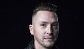 Ákos a jónak lenni jó! Kovacs Akos Is Reszt Vesz A Nek Himnuszanak Elkesziteseben Szemlelek