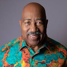 Stephen Everett's Instagram, Twitter & Facebook