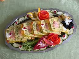 1 kg de lotte 10 noix de saint jacques 5 oeufs 4 courgettes 30 cl de lait de soja 25 cl de crème de soja 1 petite boîte de concentré de tomates 1 bou. Recettes De Terrine De Poisson Et De Saint Jacques