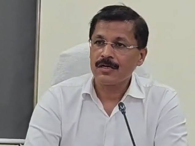 मुंबईतील 6 नामांकित हॉटेल्सवर एफडीएची कारवाईपरवानेही रद्द ; ग्राहकांच्या आरोग्याशी तडजोड नाही