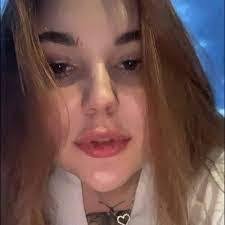 Alana Root's Instagram, Twitter & Facebook