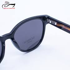 Dale estilo a tu mirada! 🕶✨ Nuestras gafas de sol Berman® unisex de  acetato son el complemento perfecto para cualquier ocasión. Diseño  atemporal, calidad premium y protección UV para cuidar tus ojos