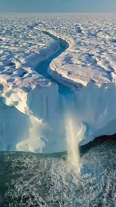 📍Antarctica The Antarctic Ice Wall is only a legend if it is not seen with  your own eyes! The endless iceberg, like a natural barrier, can truly feel  its mystery and shock!