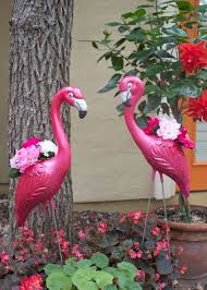 1001 Ideen Und Bilder Zum Thema Flamingo Deko Flamingo Decor Flamingo Garden Plastic Pink Flamingos