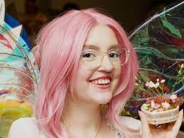 Stephanie Oddo's Instagram, Twitter & Facebook