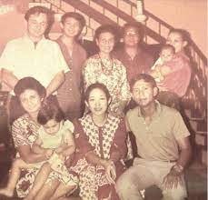 Ibu prabowo bernama dora marie sigar yang berasal dari manado. Prabowo Unggah Foto Nostalgia Titiek Momen Terbaik Mas