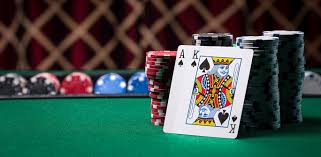 Niente calcio? E ora su cosa si sommette? I tipster stanno organizzando numerosi tornei di poker per risolvere "l'emergenza scommesse" in questo periodo.
