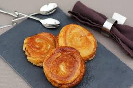 Le Kouign Amann Le Dessert Typique De Bretagne Specialites Bretonnes Kouign Amann Recettes Bretonnes Gateau Breton