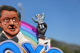 Roys Toys! 🐤🤖🧸 I spent all month building this animatronic sign for my  short film which takes place in a toy factory. Fun fun fun ✨ . . .  #roystoys #toystore #potatoface #