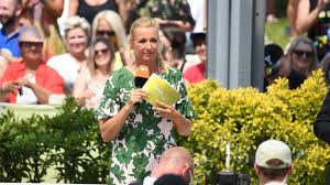 Andrea kiewel zählt im deutschen fernsehen, als eine der beliebtesten moderatorinnen. Unwetter Chaos Fernsehgarten Musste Evakuiert Werden Promiflash De