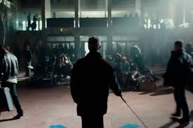 A group of teens break into a blind man's home thinking they'll get away with the perfect crime. Don T Breathe Hatte Ursprunglich Ein Anderes Ende