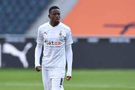 Denis zakaria (denis lemi zakaria lako lado, born 20 november 1996) is a swiss footballer who plays as a central defensive midfielder for german club borussia apr 12, 2021. Manchester United Face City Threat In The Race For Denis Zakaria