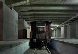 Il 30 gennaio 1944 dal binario 21 della stazione centrale di milano una umanità dolente, composta di cittadini italiani di religione ebraica di ogni età e co. Binario 21 Museo Bagatti Valsecchi