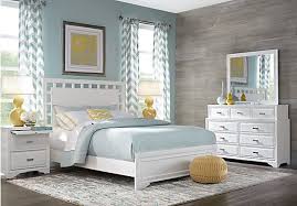 Belcourt White 7 Pc Queen Lattice Bedroom Bedroom Sets Furniture Queen White Bedroom Set Bedroom Sets Queen