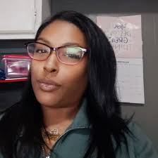 ClaressaShields responds to a fan and gives her opinion why #Papoose won't  leave her 🗣😳‼️