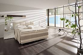 Unsere kleiderschränke und schlafzimmerschränke bieten deiner kleidung platz. Feng Shui Im Schlafzimmer Fur Besseren Schlaf Themen Lokalmatador