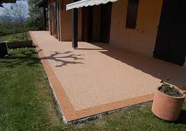 La pose sur plots est aussi pratique en cas de terrain en pente ou d'une terrasse existante trop basse voire avec une pose de carrelage mal effectuée. Renovation D Une Terrasse Exterieure En Carrelage Resineo