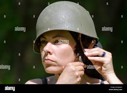 Militär helm -Fotos und -Bildmaterial in hoher Auflösung