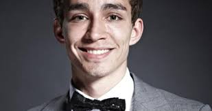 VÍDEO LEGENDADO] Entrevista de Robert Sheehan durante a Comic-Con 2013