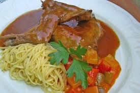 Kaninchen In Rotwein Rezept Rezept Kaninchenbraten Rezept Rezepte Kaninchen Rezepte