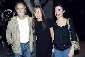 Joan manuel serrat i teresa (catalan pronunciation: Serrat Habla De Su Esposa Hijos Y Nietos A Mi Mujer Nunca Se Le Ocurrio Contarme Que Opina Sobre Mis Letras Infobae