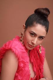 20+ Warina Hussain Photos: Find Latest HD Images, Pictures, Stills & Pics -  Filmibeat