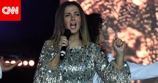 نفت الفنانة المصرية نهال عنبر ما يتم إشاعته حول دخول الفنان سمير غانم في غيبوبة ومازال يرقد في المستشفى بحالة حرجة بسبب خلل في وظائف الكلى، وأكدت عنبر المسؤولة عن ملف الصحة في نقابة المهن. Ø¯Ù†ÙŠØ§ Ø³Ù…ÙŠØ± ØºØ§Ù†Ù… ØªØªØ­Ø¯Ø« Ù„Ø£ÙˆÙ„ Ù…Ø±Ø© Ø¹Ù† ÙˆÙØ§Ø© ÙˆØ§Ù„Ø¯Ù‡Ø§ ÙˆØ¢Ø®Ø± ØªØ·ÙˆØ±Ø§Øª Ø§Ù„Ø­Ø§Ù„Ø© Ø§Ù„ØµØ­ÙŠØ© Ù„Ø¯Ù„Ø§Ù„ Ø¹Ø¨Ø¯Ø§Ù„Ø¹Ø²ÙŠØ² Cnn Arabic