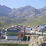 The en passant capture and discovered checks place black in checkmate (from white's rook on h1, even without help from white's bishop). Pas De La Case Domaine Skiable Grandvalira Guide Et Photos Andorre Routard Com