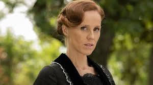 María Castro: «Comparar la serie «La promesa» a «Downton Abbey» no está mal  porque es magnífica»